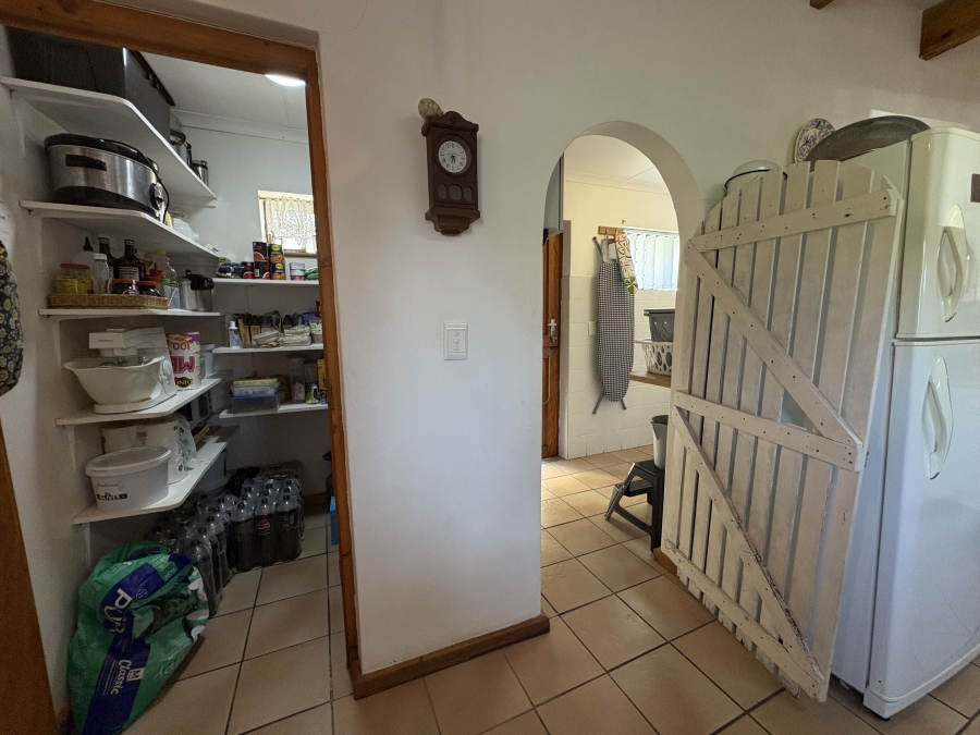 4 Bedroom Property for Sale in Pearl Bay Western Cape